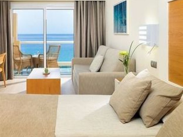 Unique 4-star Hotel Card image