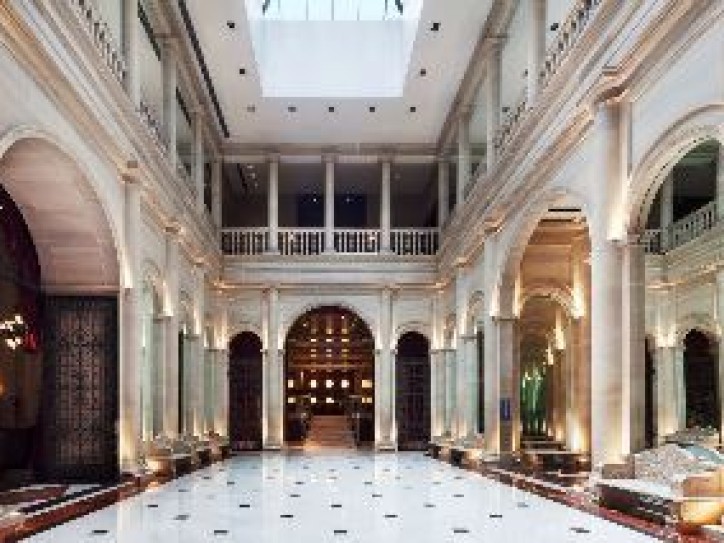 Charming City Hotel Card image