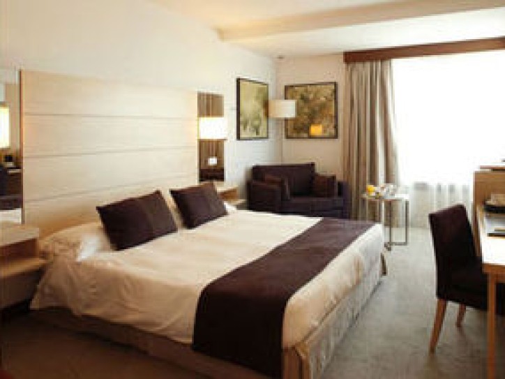 Central Location Hotel Card image