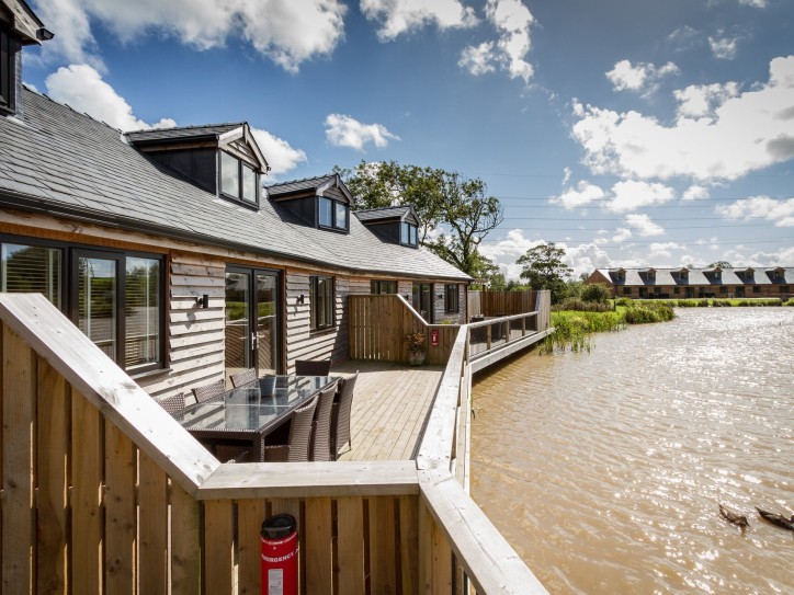 Pet Friendly Accessible Lake View Cottage - with hot tub Card image