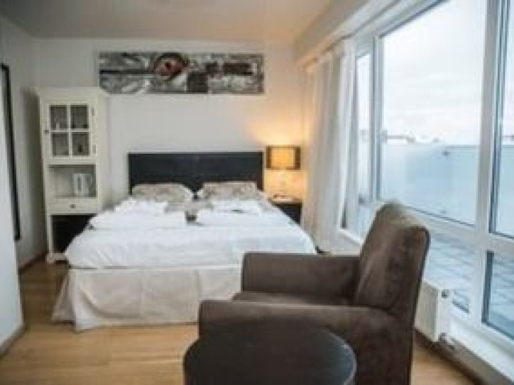 Central Hotel Card image