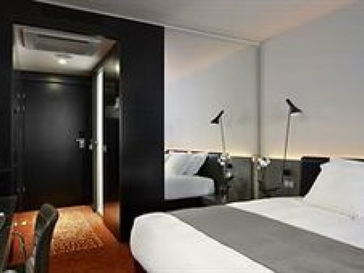Central Amsterdam Hotel Card image
