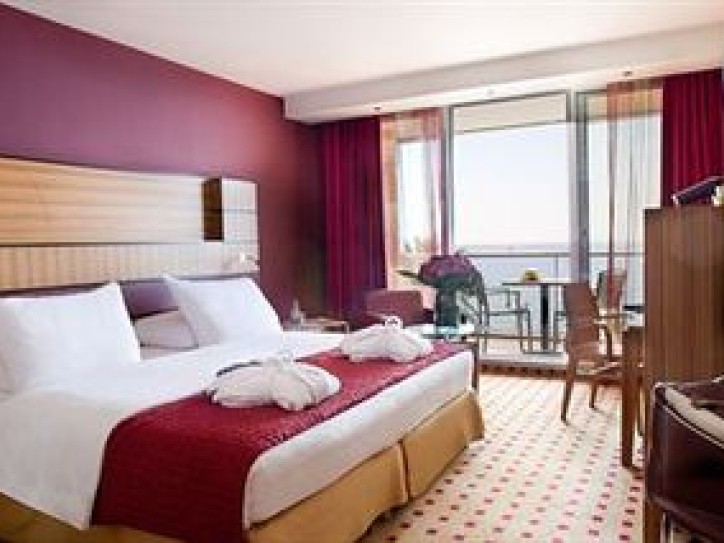 Spectacular View Hotel Card image