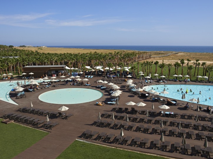 Idyllic Resort Card image
