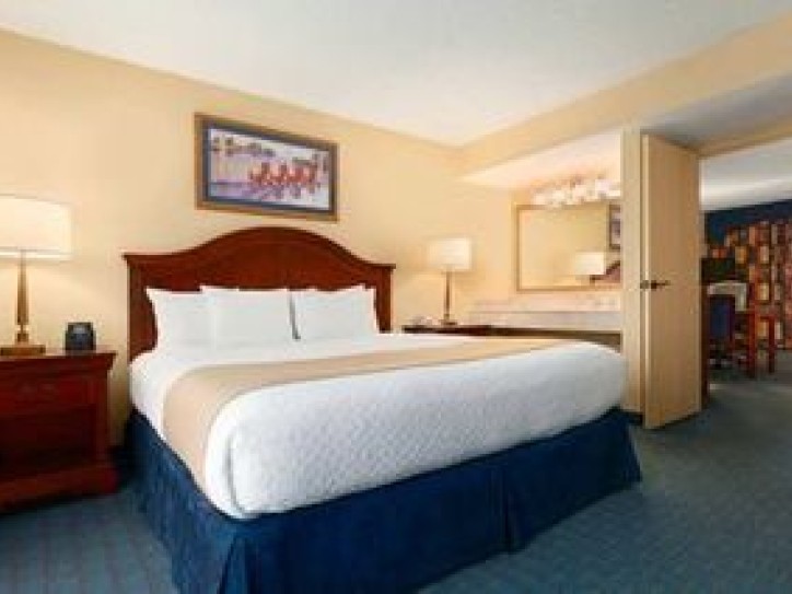 Luxurious Hotel Card image