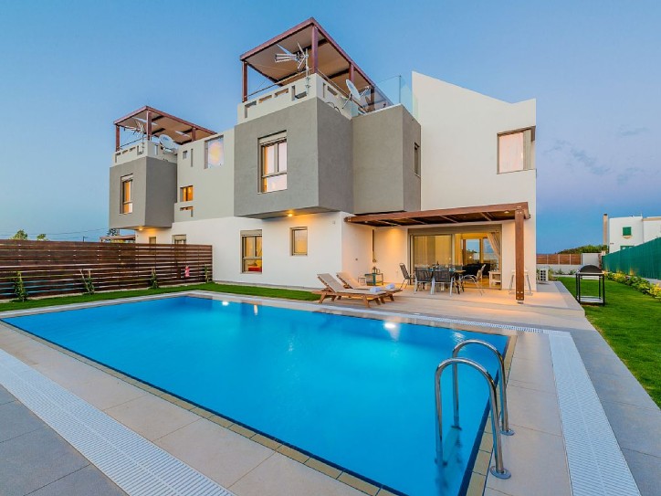 Luxurious Greek Villa Card image