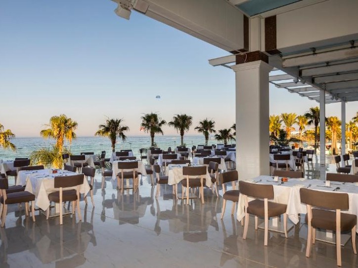 Elegant Sea View Hotel Card image