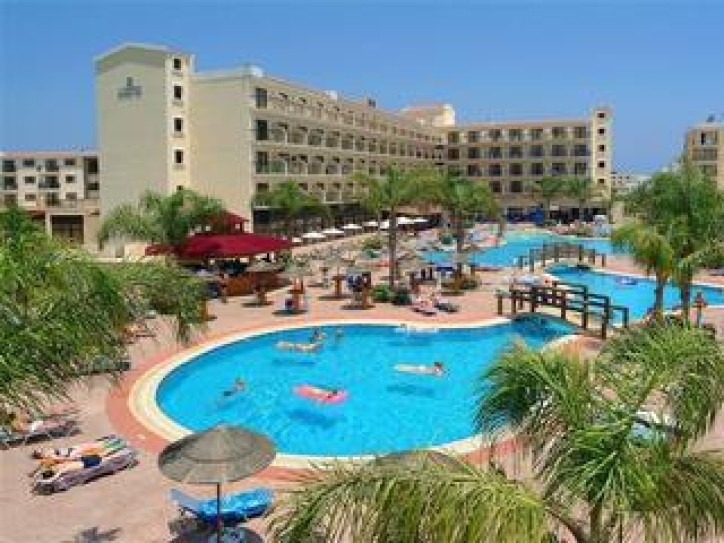 Tranquil Hotel Card image