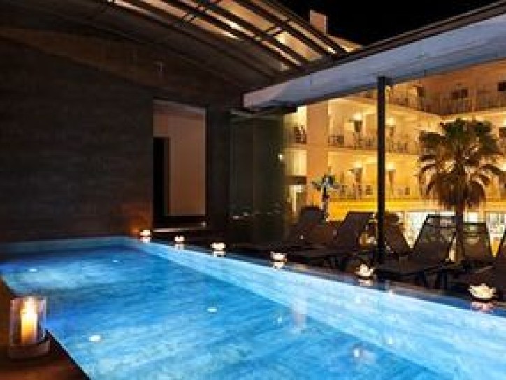 Adults Only Port Hotel Card image