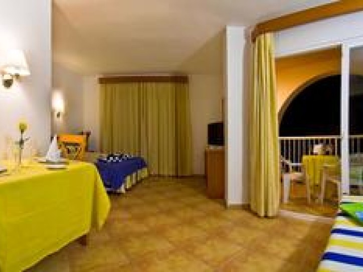 Lively Hotel Card image