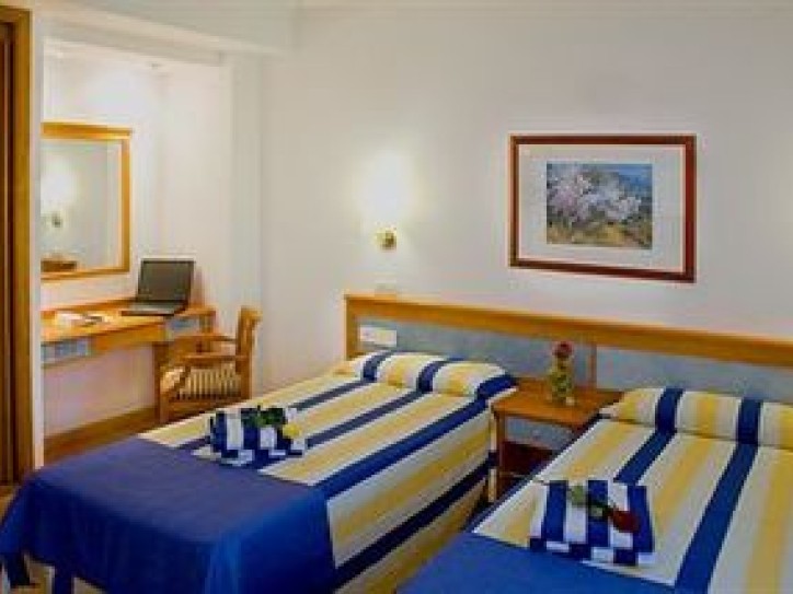 Lively Hotel Card image