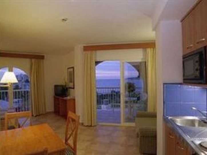 Lively Hotel Card image