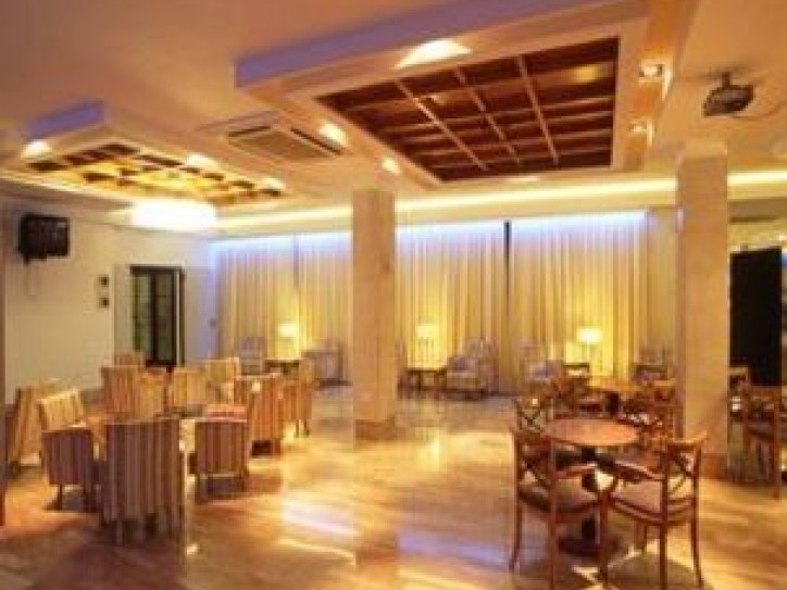 Lively Hotel Card image