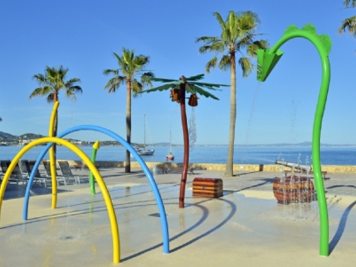 Bay View Hotel Card image