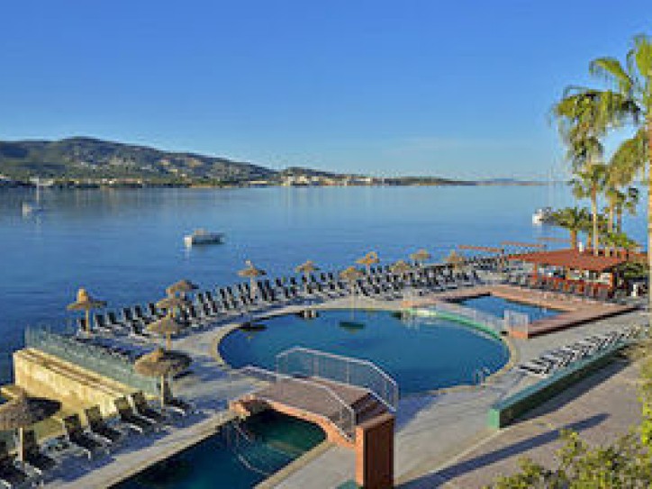 Bay View Hotel Card image