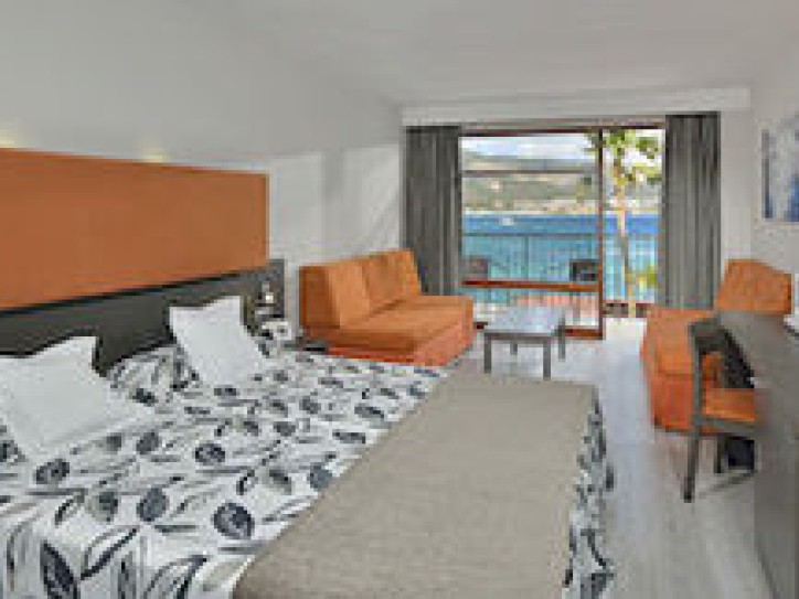 Bay View Hotel Card image