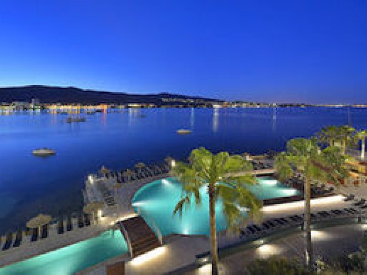 Bay View Hotel Card image