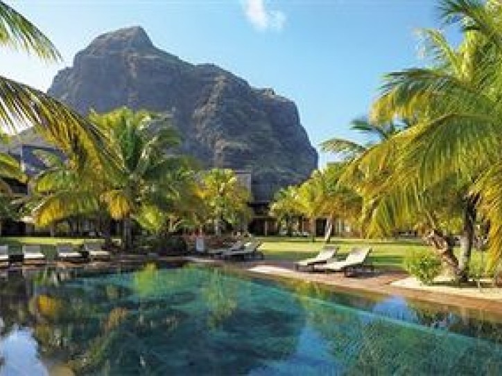 Luxury Hotel Golf & Spa Card image