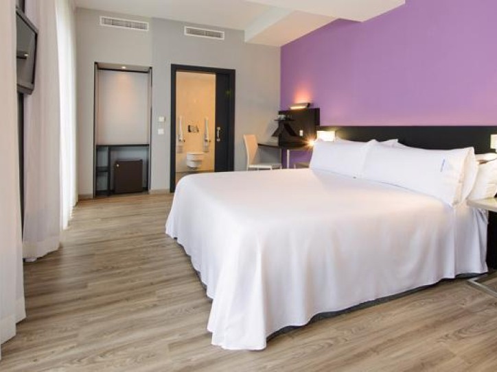 Central Hotel Card image