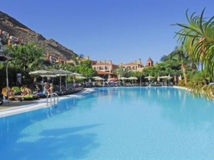 Promenade Hotel with Accessible Beach Card image