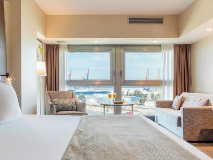 Central hotel Card image