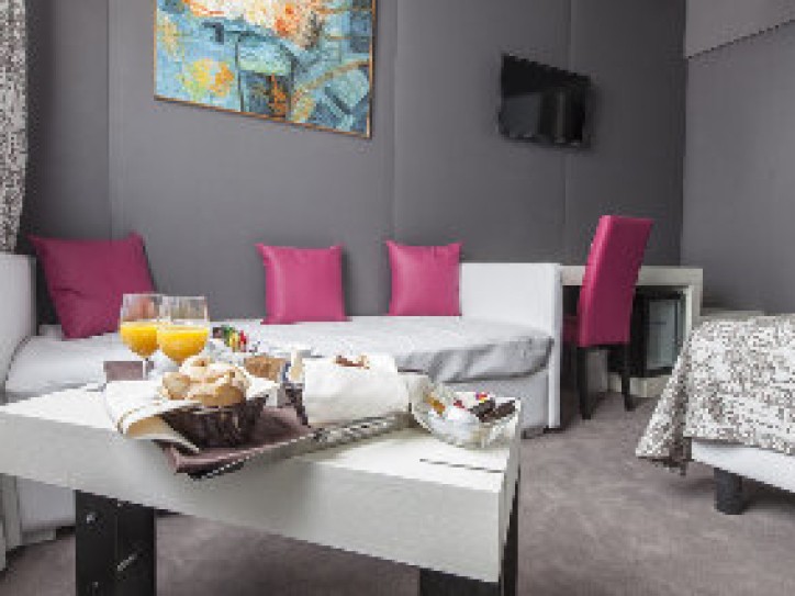 City Hotel Card image