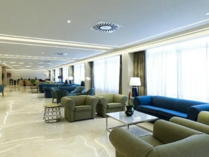 Beach & Harbour hotel Card image