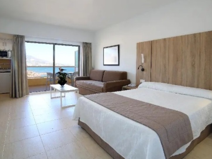 Beach & Harbour hotel Card image