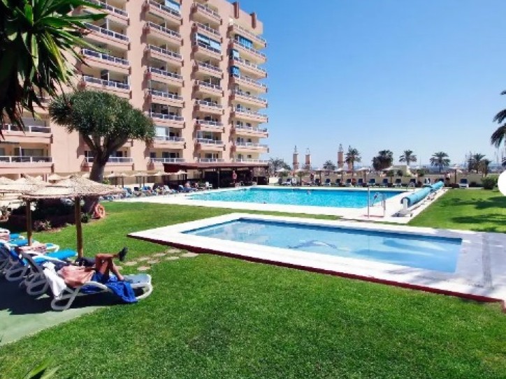 Beach & Harbour hotel Card image