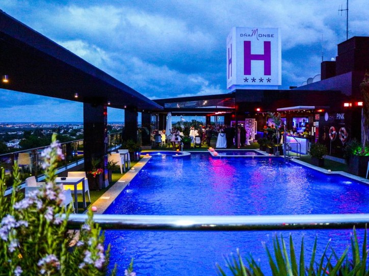 Modern hotel & Spa in Los Balcones Card image