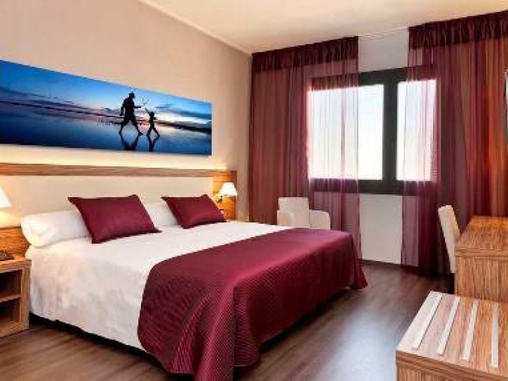 Modern hotel & Spa in Los Balcones Card image