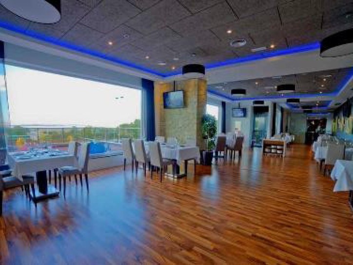 Modern hotel & Spa in Los Balcones Card image