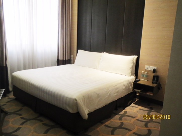 City hotel Card image