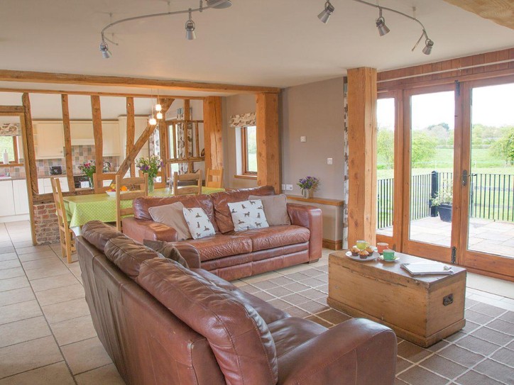 Semi-detached barn Card image