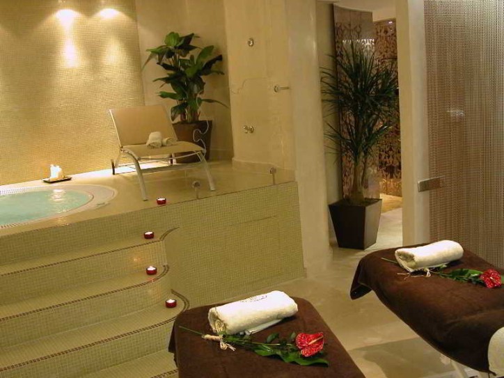 Accessible Spa Hotel Card image