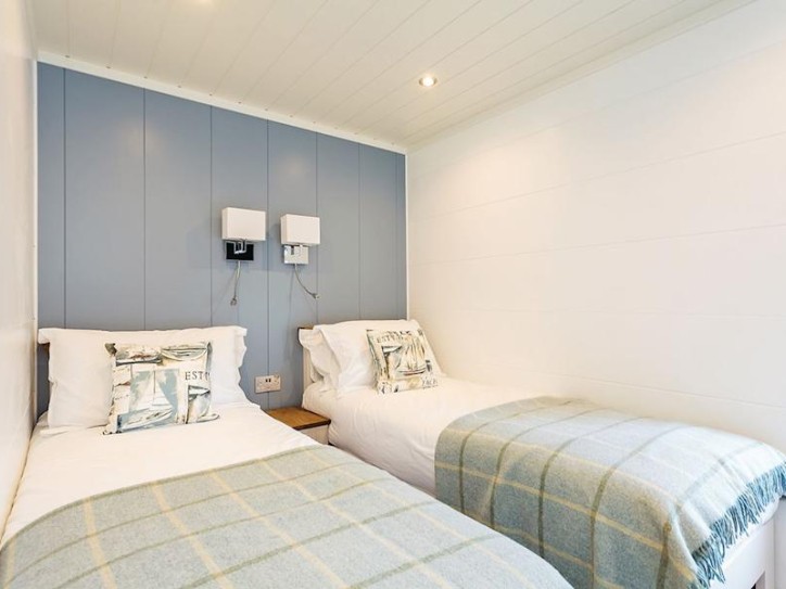 Stylish Accessible Lodge Card image