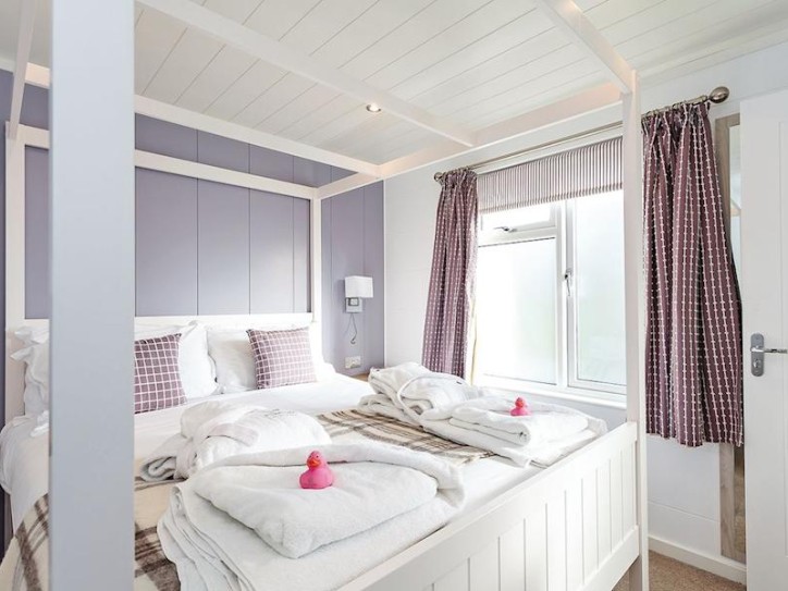 Stylish Accessible Lodge Card image