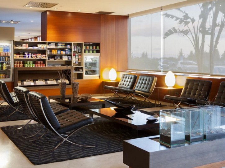 Modern 4-Star Hotel Card image