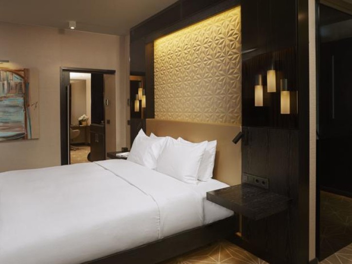 Modern 4-Star Hotel Card image