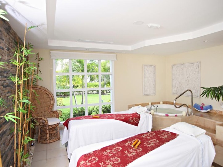 Luxury Beach Hotel Card image