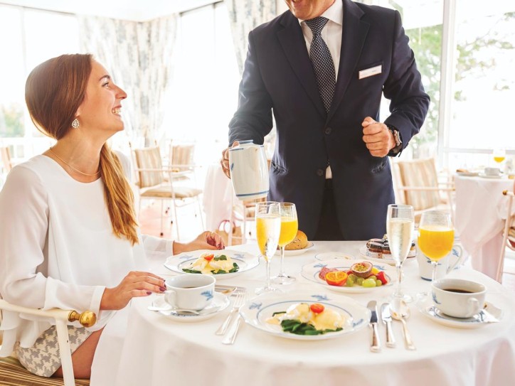 Luxury Hotel Card image