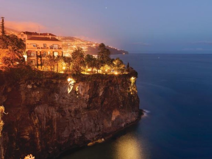 Luxury Hotel Card image