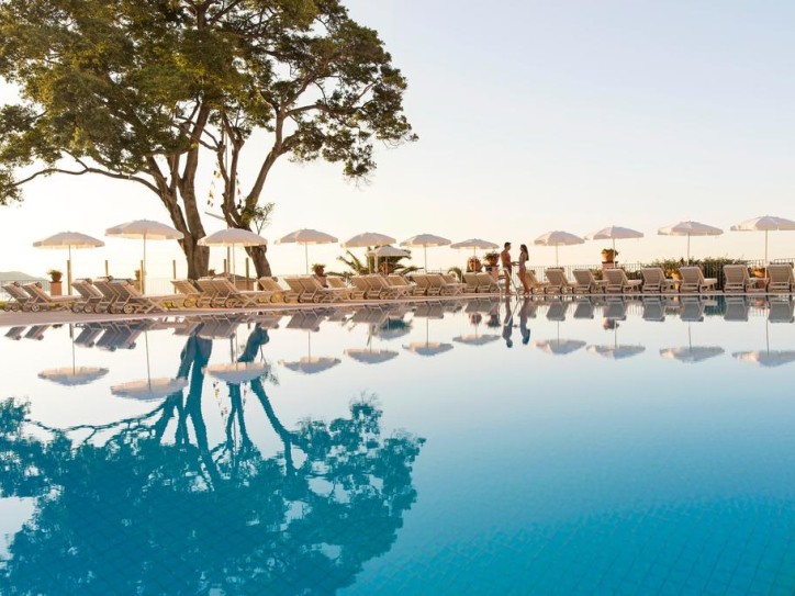 Luxury Hotel Card image