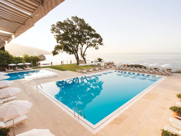 Luxury Hotel Card image