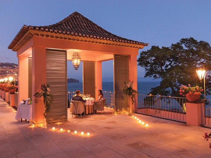 Luxury Hotel Card image