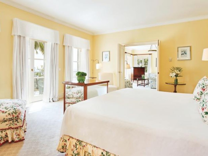 Luxury Hotel Card image