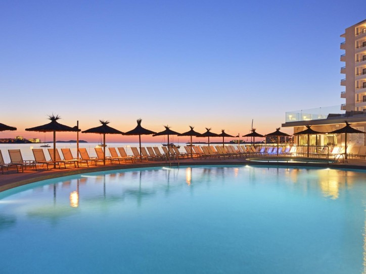 Accessible Beach Hotel Card image
