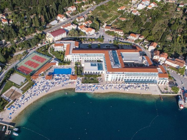 Luxury Beach Hotel Card image