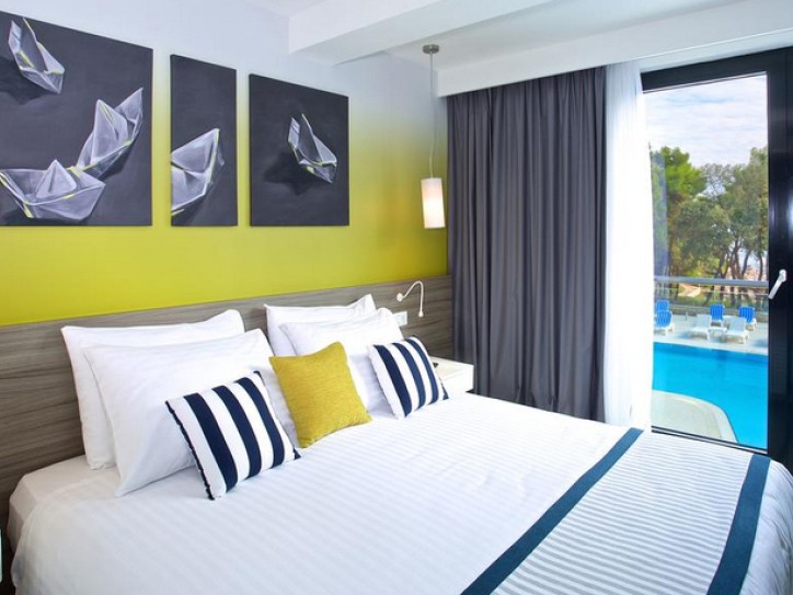 Coastal Hotel Card image