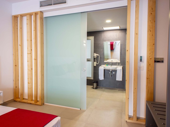 Wheelchair Friendly Hotel Card image